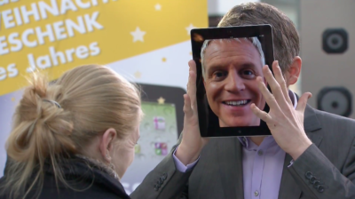 Simon Pierro wird dank IPad zu Guido Cantz