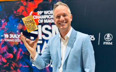 FISM Weltmeister Simon Pierro in der Sparte Online Magic